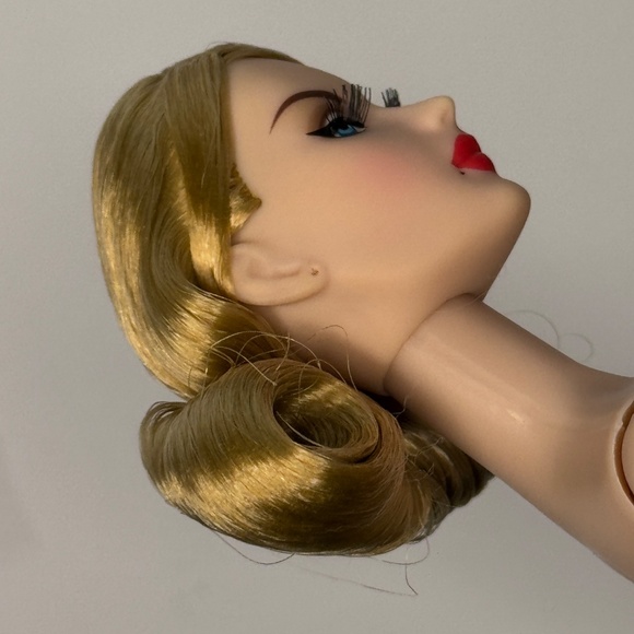 East 59th Integrity Stilettos Out Constance Sugar Nude Fashion Doll Articulated - Picture 9 of 12